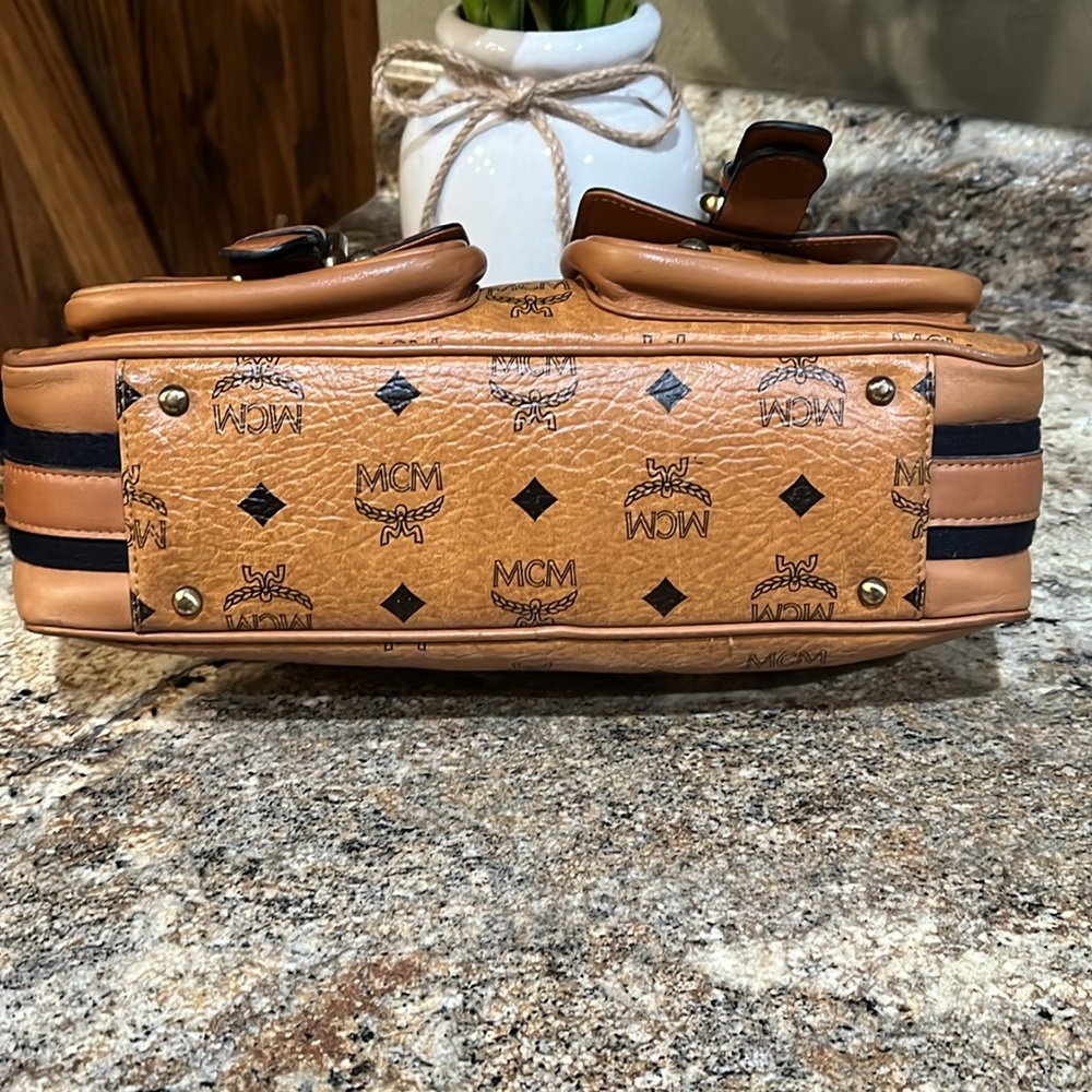 MCM Vintage Visetos Shoulder Bag Tan Brown leather Navy blue pockets logo print - Picture 8 of 13